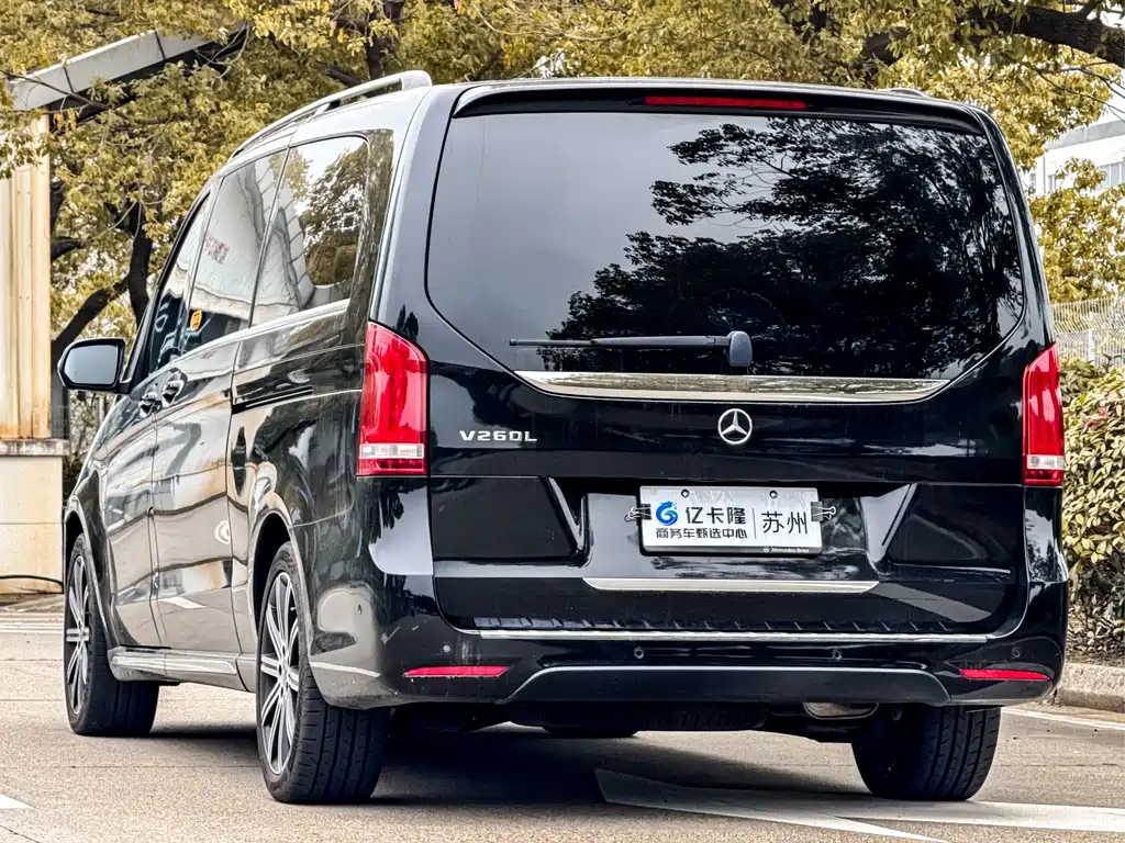 Mercedes-Benz V-Class 2023 — фото 30