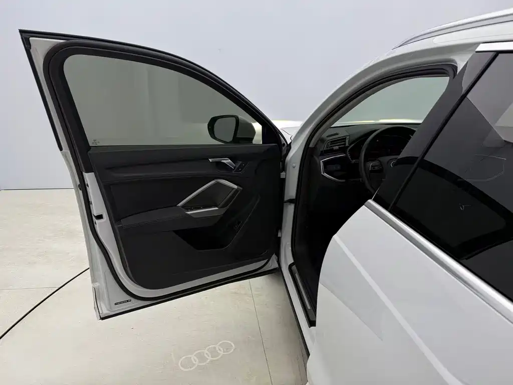 Audi Q3 2022 — фото 20