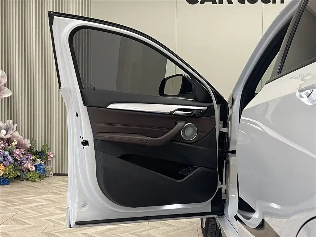 BMW X2 2022 — фото 15