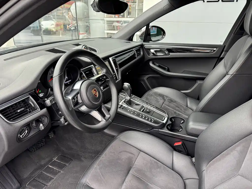 Porsche Macan 2016 — фото 12
