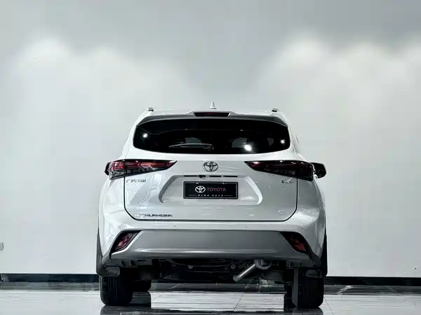 Toyota Highlander 2025