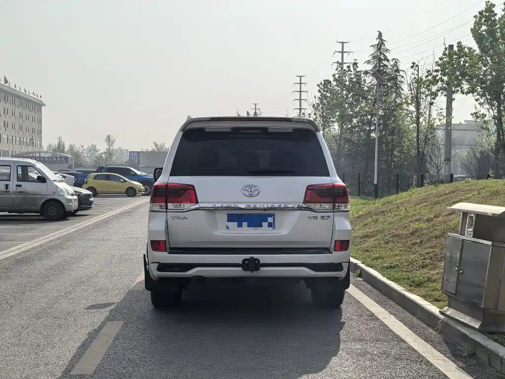 Toyota Land Cruiser 2019 — фото 14