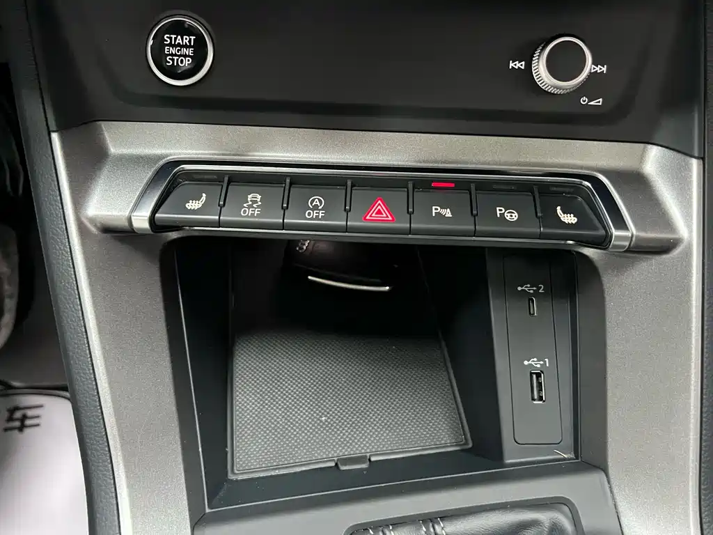 Audi Q3 2022 — фото 16