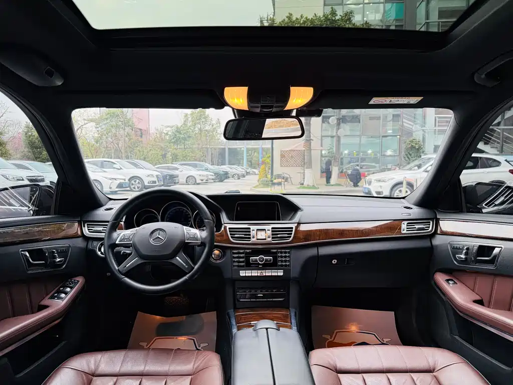Mercedes-Benz E-Class 2015 — фото 12
