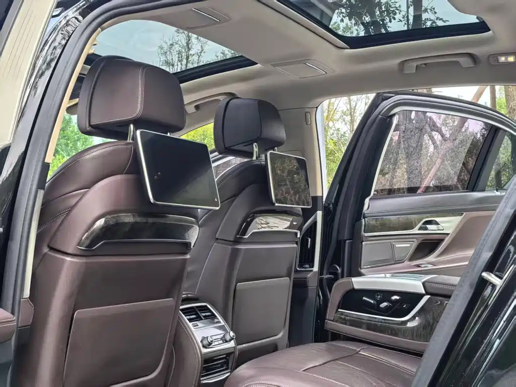 BMW 7 Series 2019 — фото 9