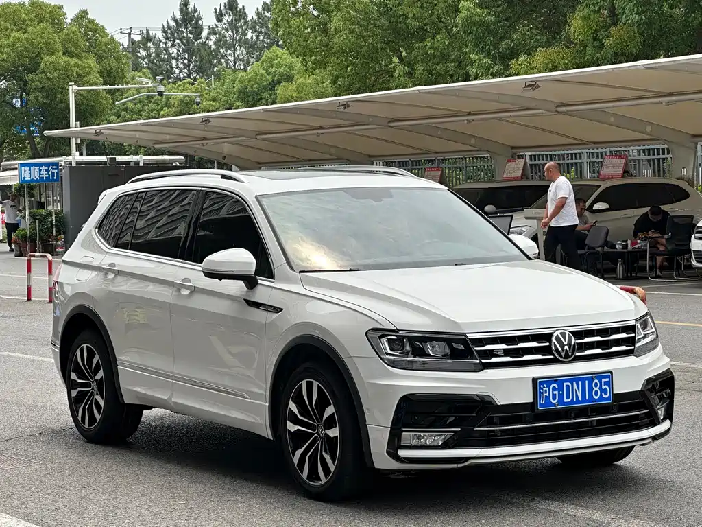 Volkswagen Tiguan L 2021 — фото 17