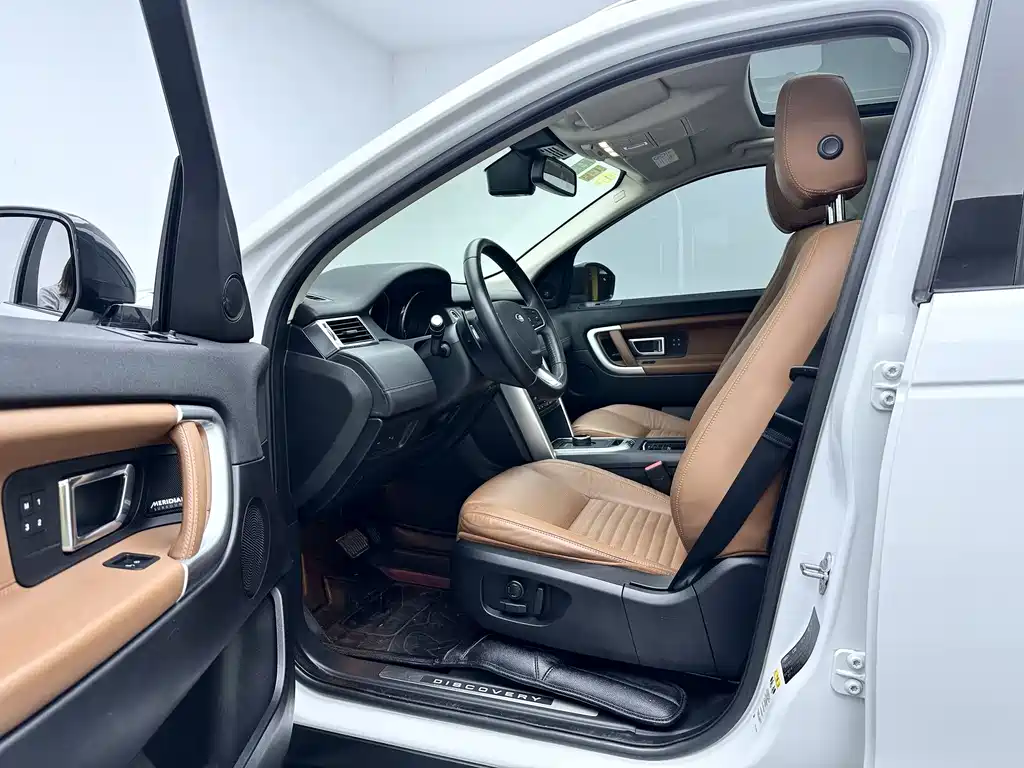 Land Rover Discovery Sport 2017 — фото 12