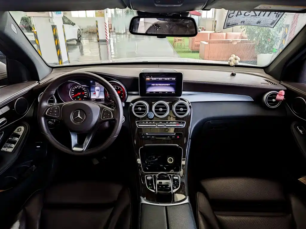 Mercedes-Benz GLC 2018 — фото 21