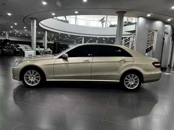 Mercedes-Benz E-Class 2012