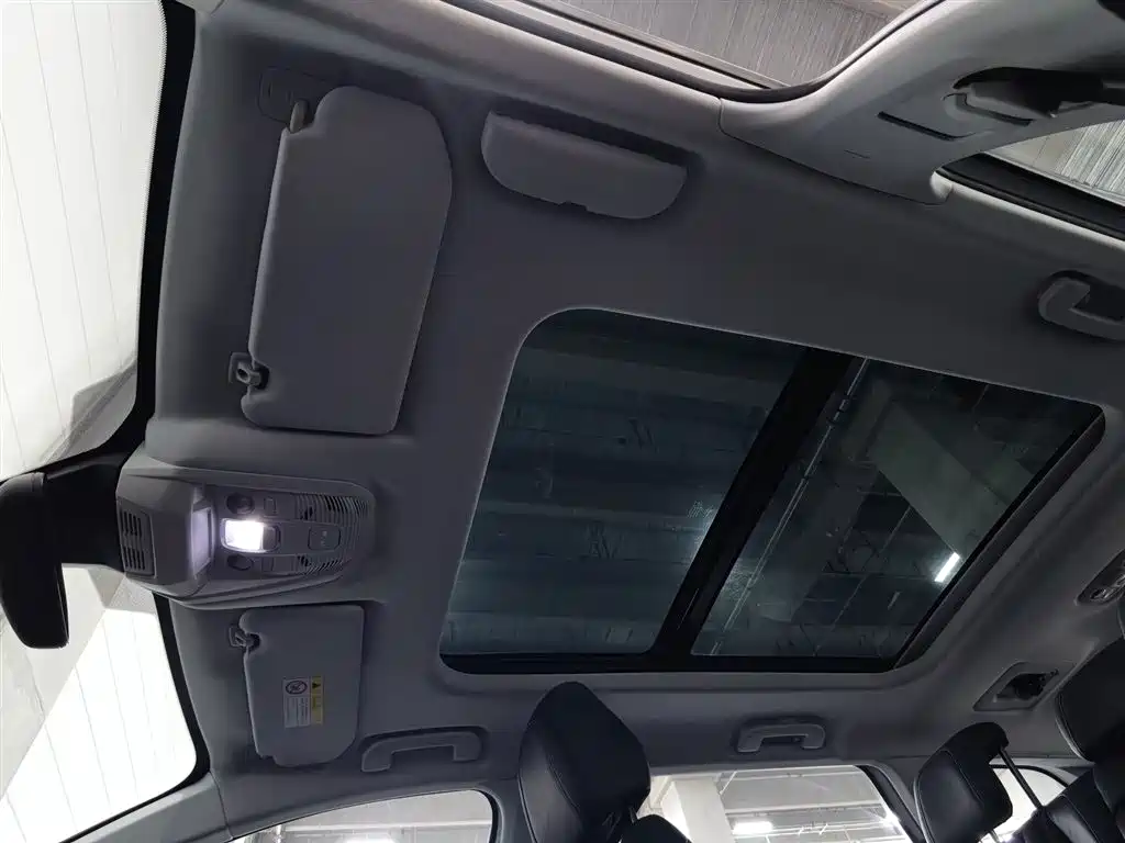 Peugeot 5008 2017 — фото 14