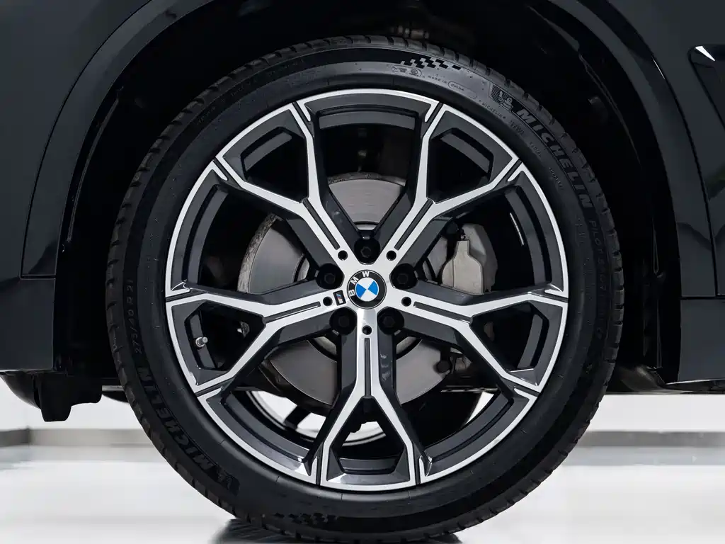 BMW X5 2025 — фото 7