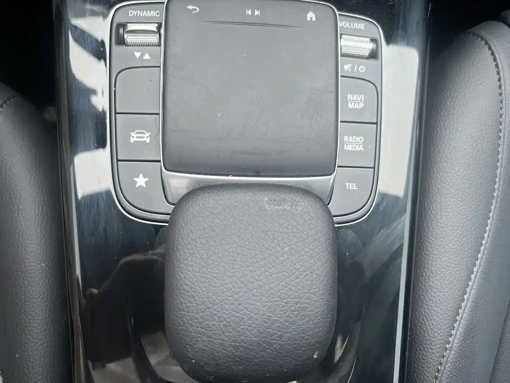Mercedes-Benz A-Class 2022 — фото 14