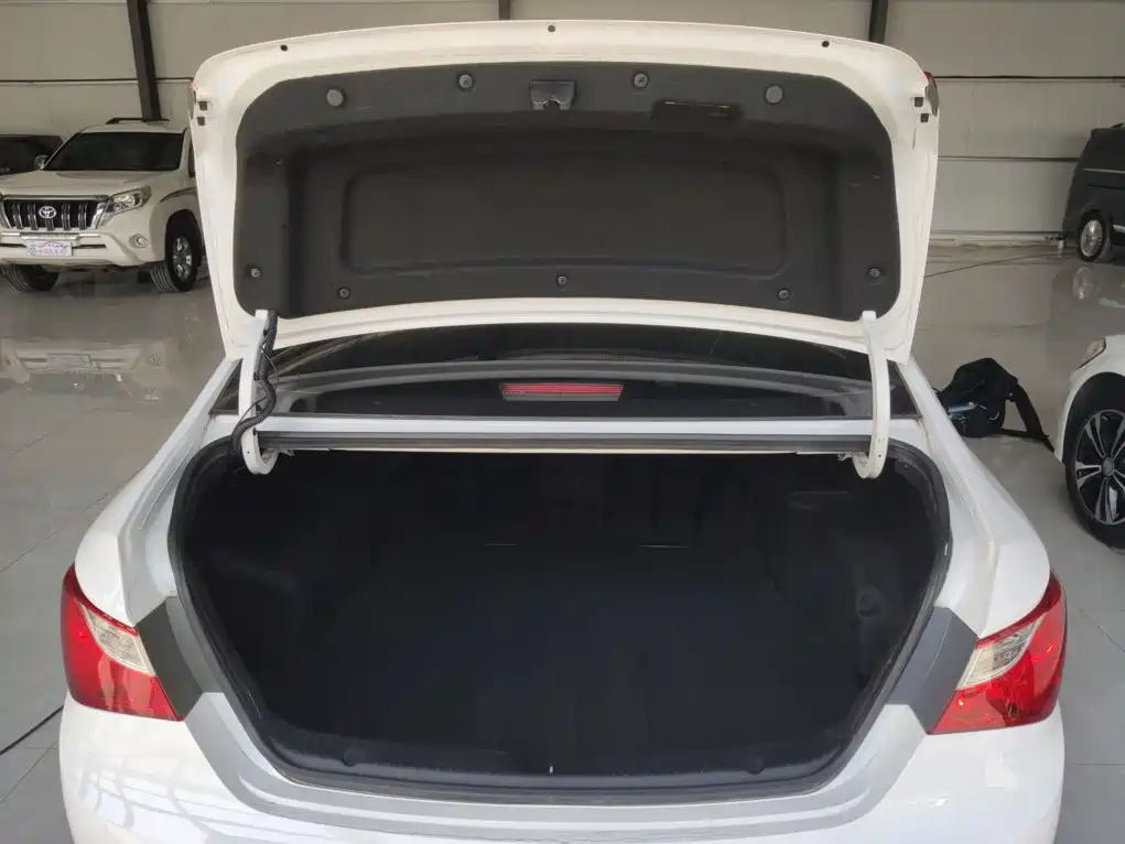 Hyundai Sonata 2015 — фото 15