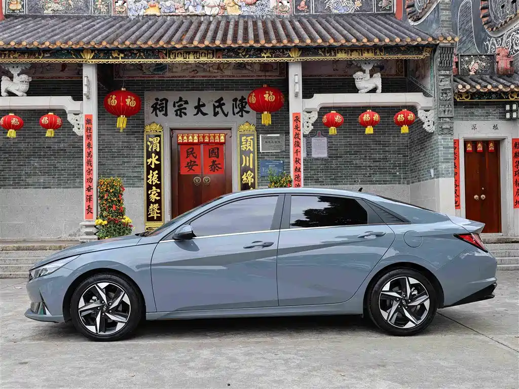 Hyundai Elantra 2021 — фото 10