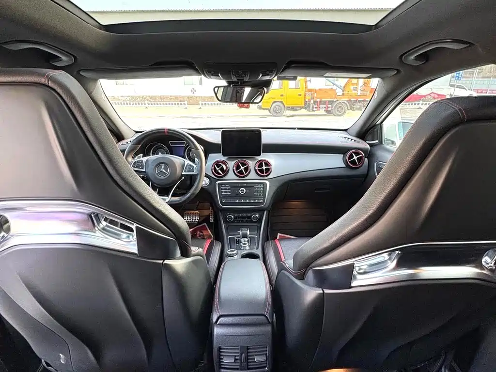 Mercedes-Benz GLA AMG 2016 — фото 11