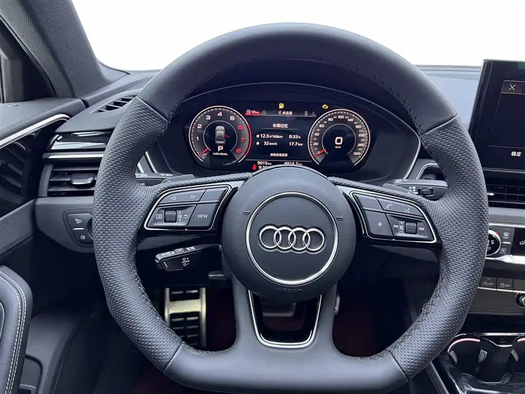Audi A4L 2024 — фото 15