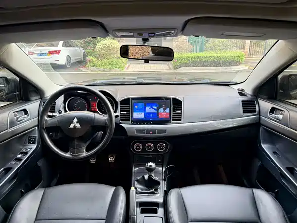 Mitsubishi Lancer EX 2012