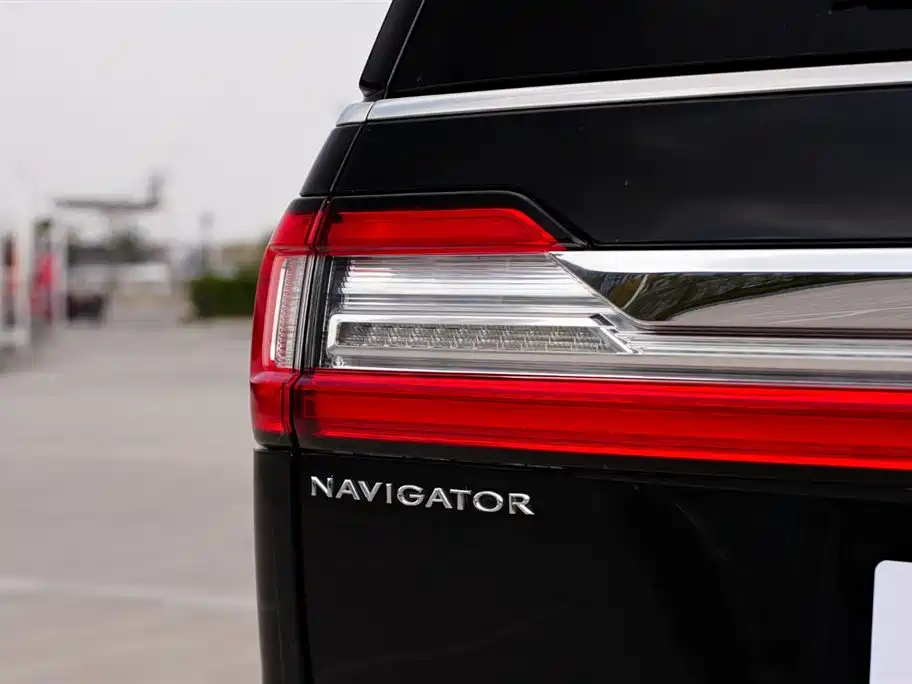 Lincoln Navigator 2019 — фото 23