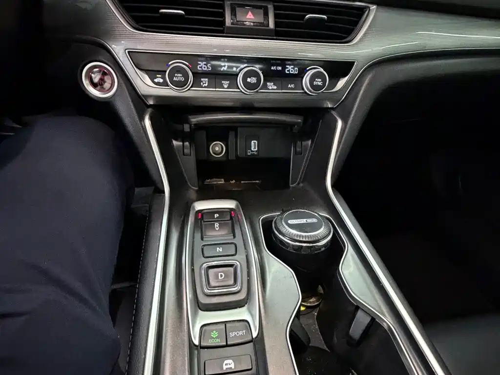 Honda Accord 2022 — фото 11
