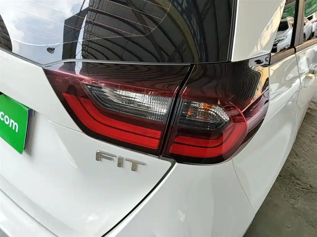 Honda Fit 2023 — фото 8