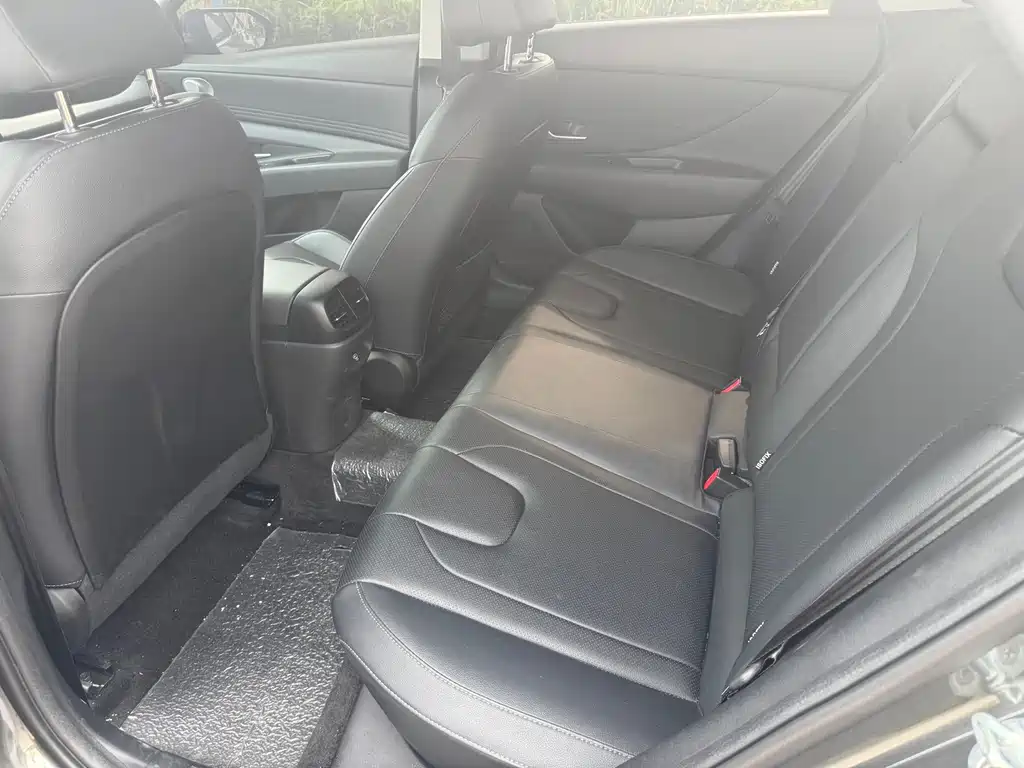 Hyundai Elantra 2023