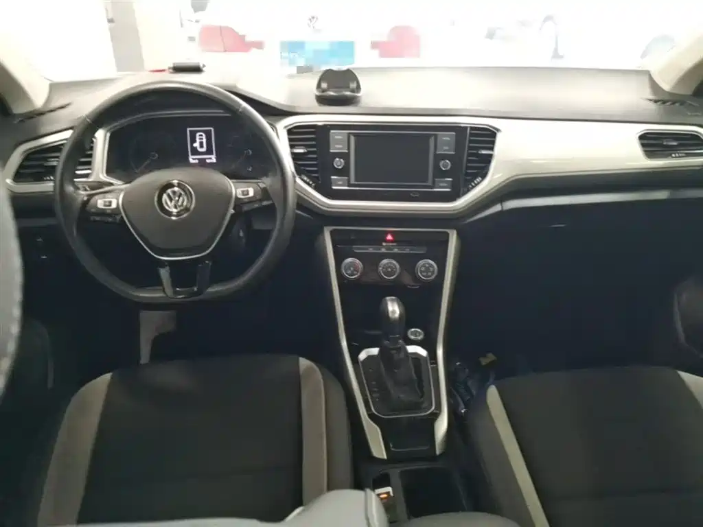 Volkswagen T-Roc 2020 — фото 10