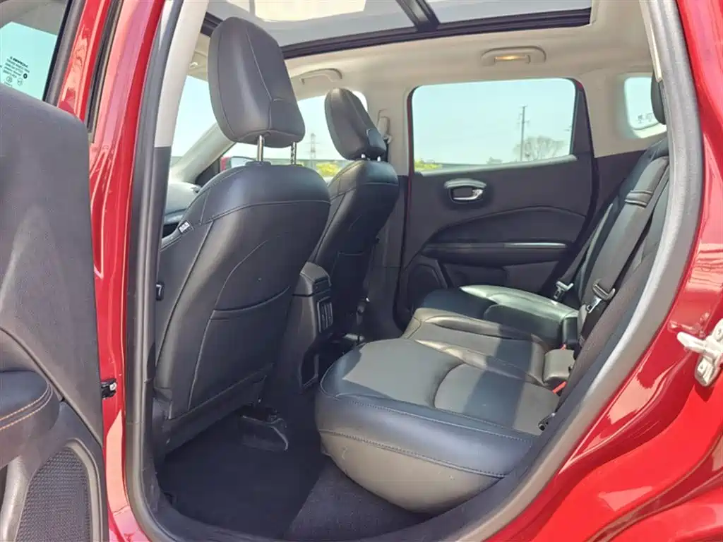 Jeep Compass 2020 — фото 17
