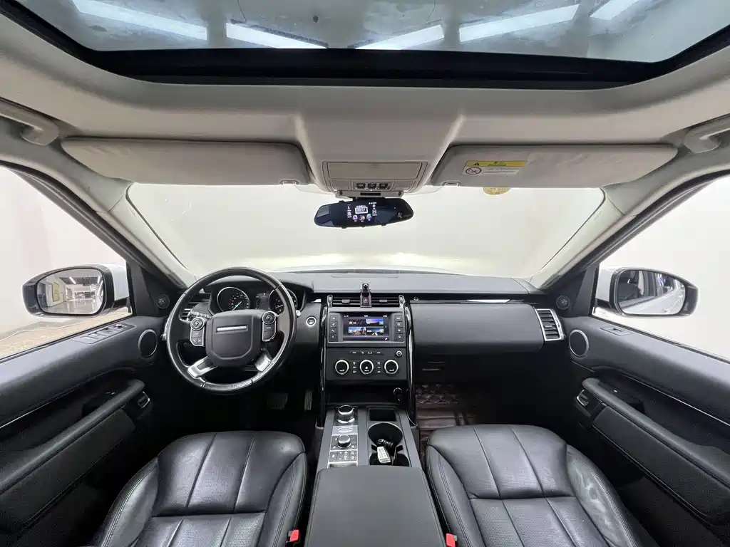 Land Rover Discovery 2017 — фото 18