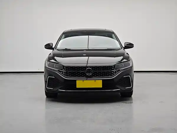 Volkswagen Passat 2024