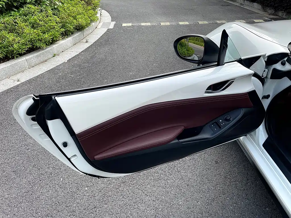 Mazda MX-5 2018 — фото 11