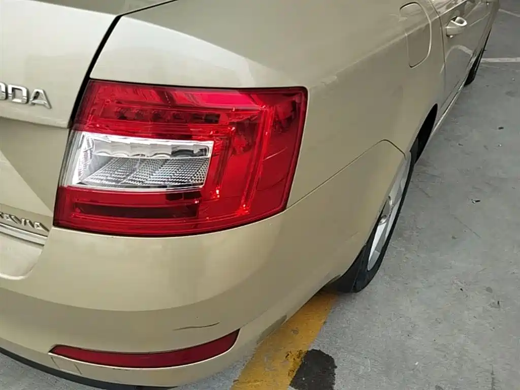 Skoda Octavia 2015 — фото 8