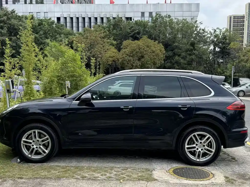 Porsche Cayenne 2015 — фото 12