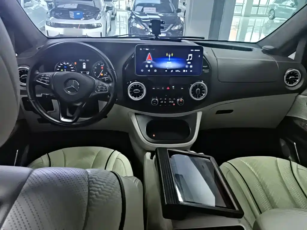 Mercedes-Benz Vito 2021 — фото 10