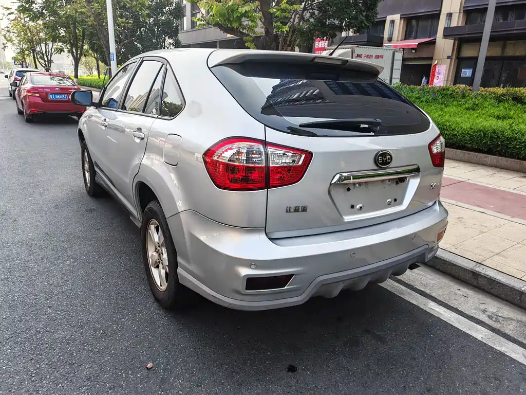 BYD S6 2015 — фото 13