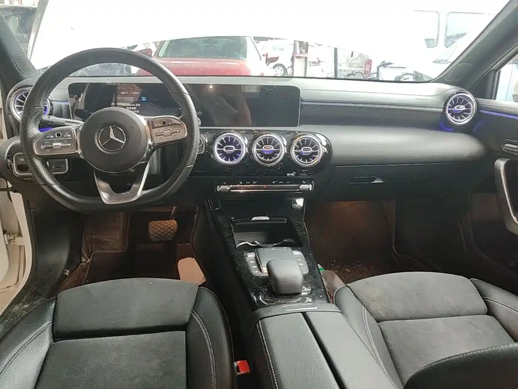 Mercedes-Benz A-Class 2020 — фото 10