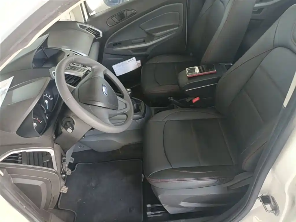 Ford Ecosport 2017 — фото 14