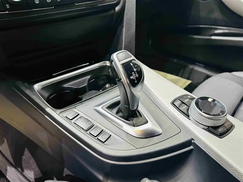 BMW 3 Series 2015 — фото 15