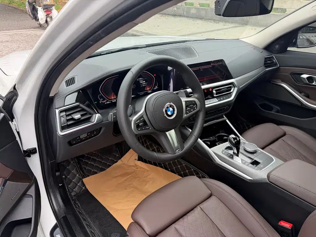 BMW 3 Series 2022 — фото 10
