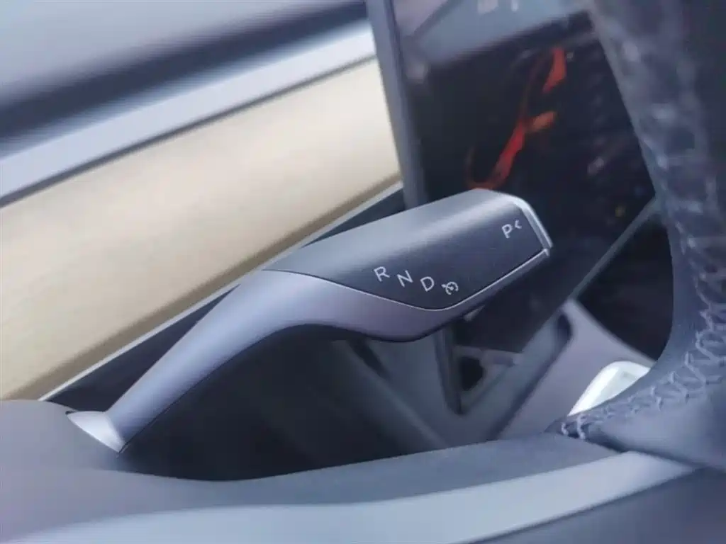Tesla Model Y 2022 — фото 14