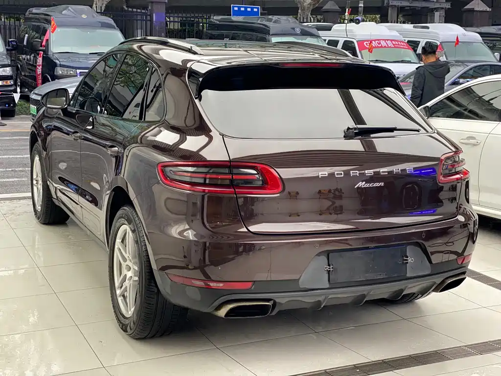 Porsche Macan 2017 — фото 9