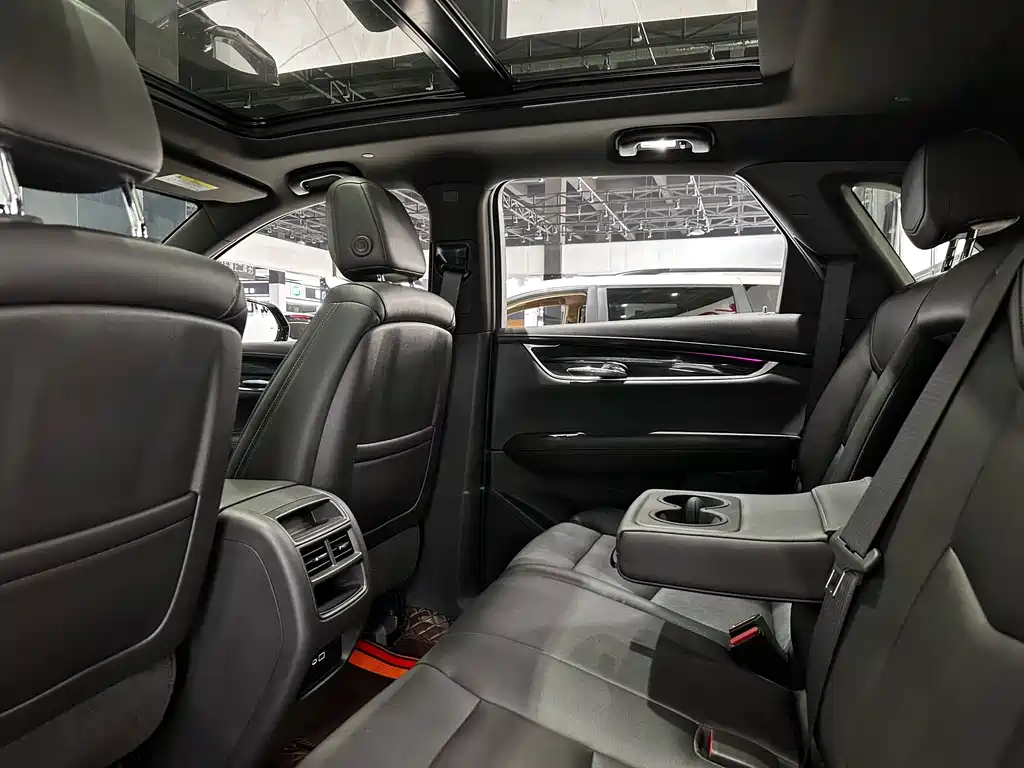 Cadillac XT5 2020 — фото 15