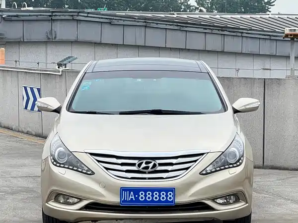 Hyundai Sonata 2011
