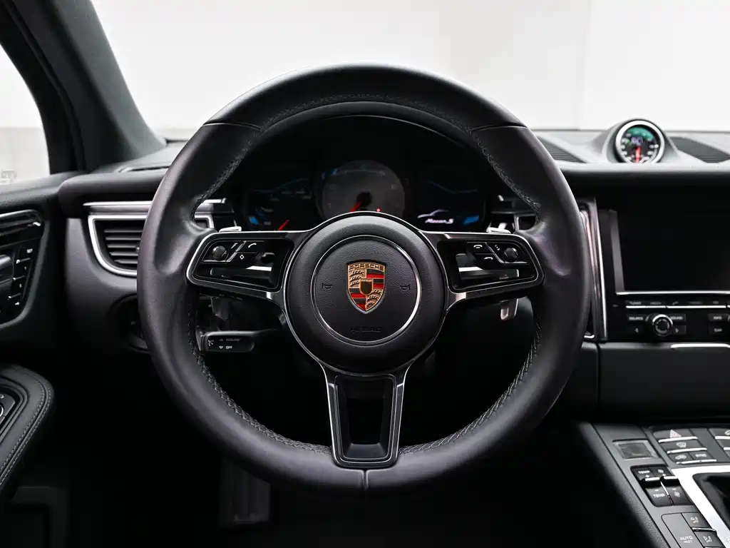 Porsche Macan 2015 — фото 14