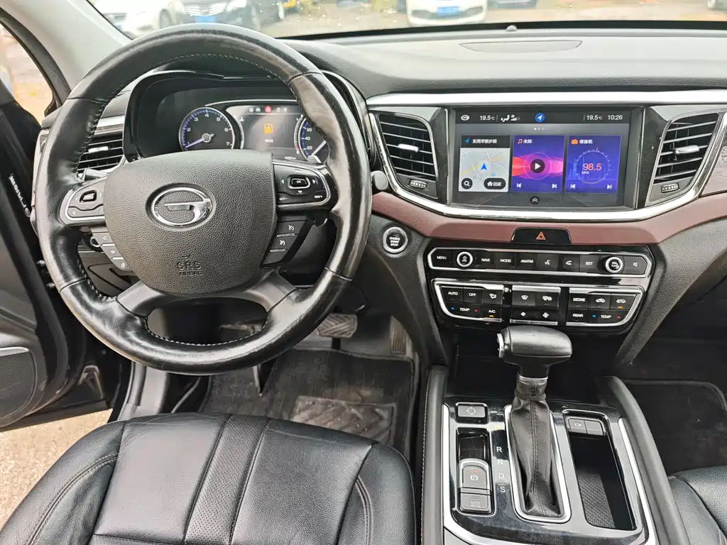 GAC Motor Trumpchi GS8 2018 — фото 16