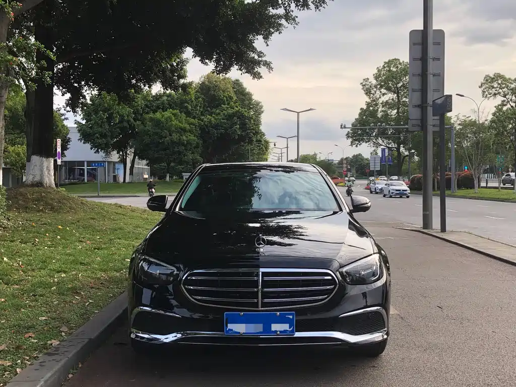 Mercedes-Benz E-Class 2022 — фото 2
