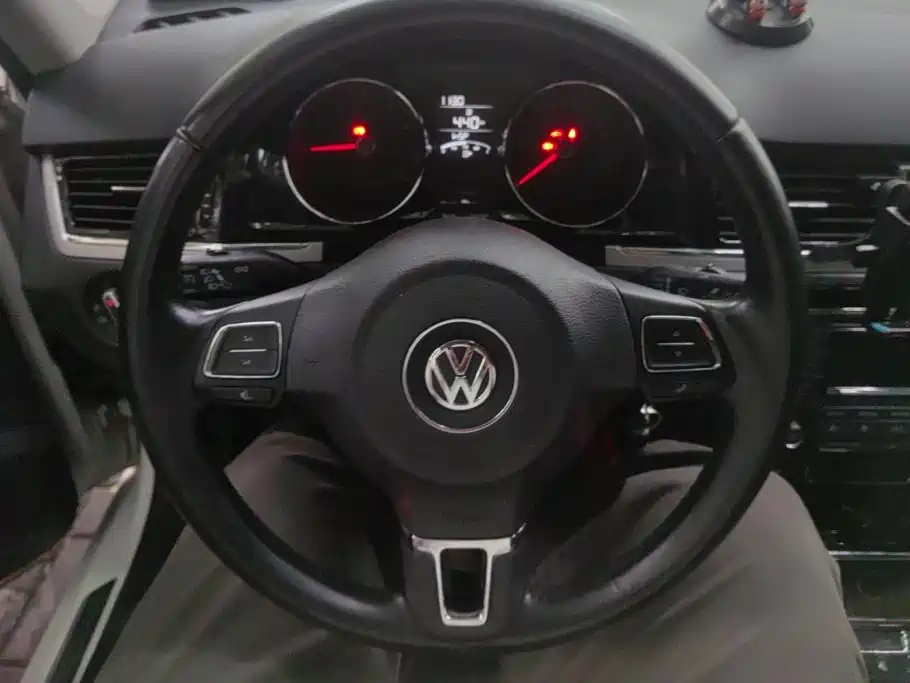 Volkswagen Bora 2015 — фото 15