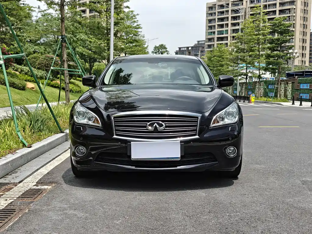 Infiniti Q70 2015 — фото 3