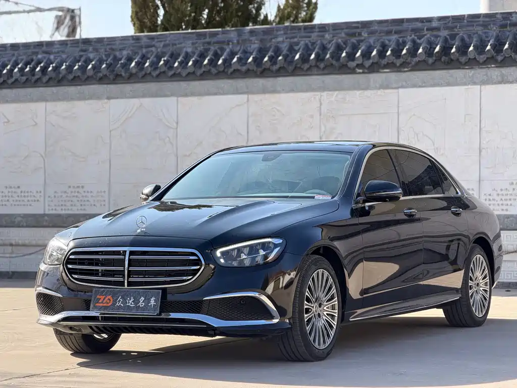 Mercedes-Benz E-Class 2023 — фото 1