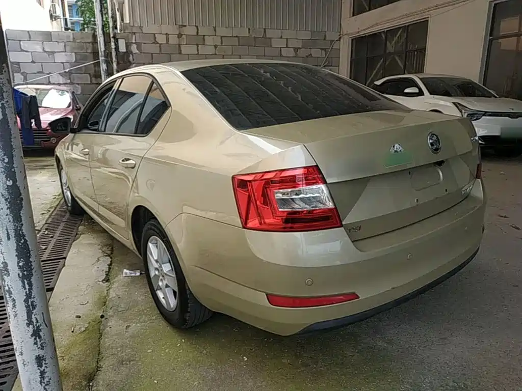 Skoda Octavia 2014 — фото 22