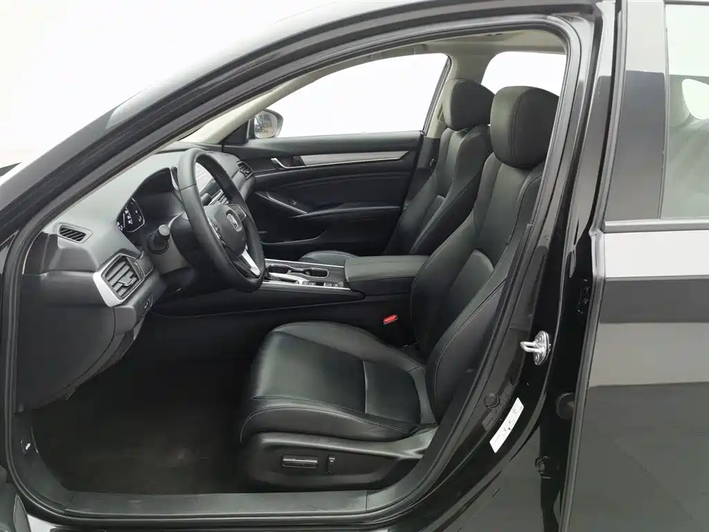 Honda Accord 2022 — фото 10
